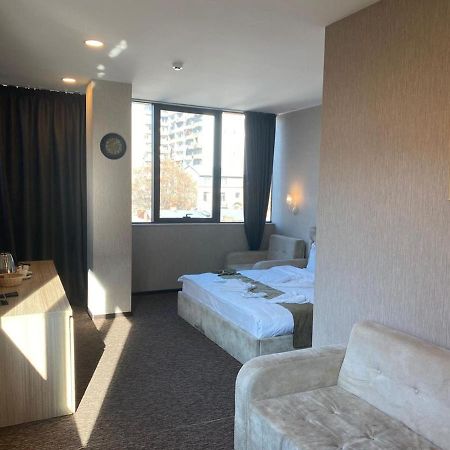 Tbt Hotel Tbilisi ภายนอก รูปภาพ